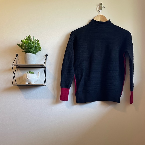 Christian Siriano mock neck sweater - Black and Red - Medium - Picture 2 of 4